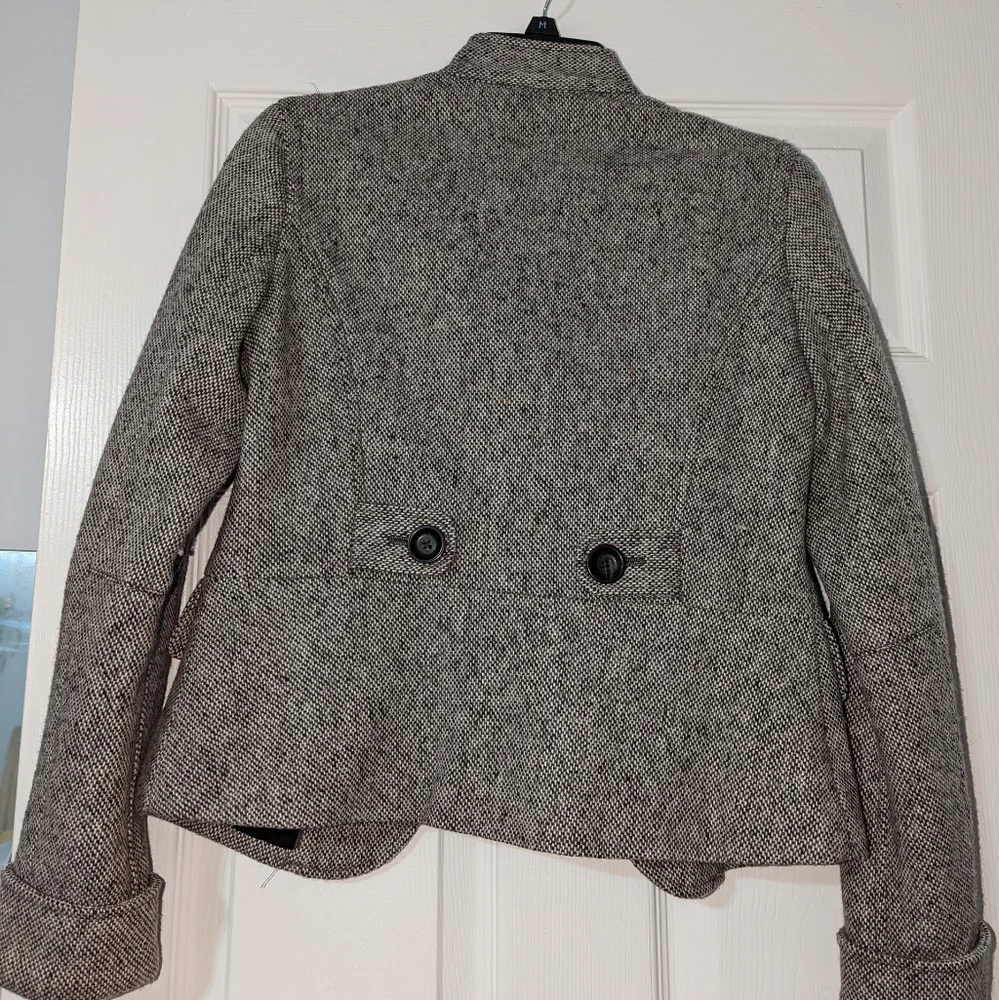 Trending button down jacket - Picture 2 of 3